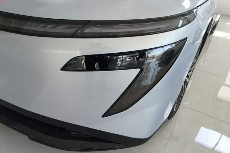 Used Nissan N7 2025 625 Pro Left Front Headlight