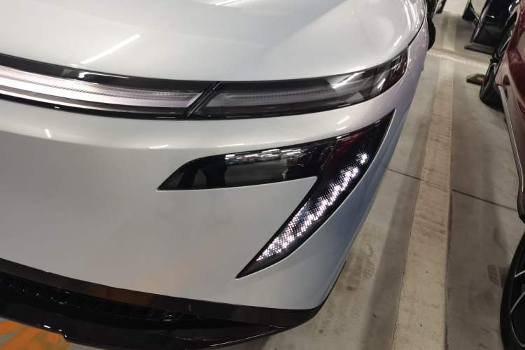Used Nissan N7 2025 510 Pro Left Front Headlight