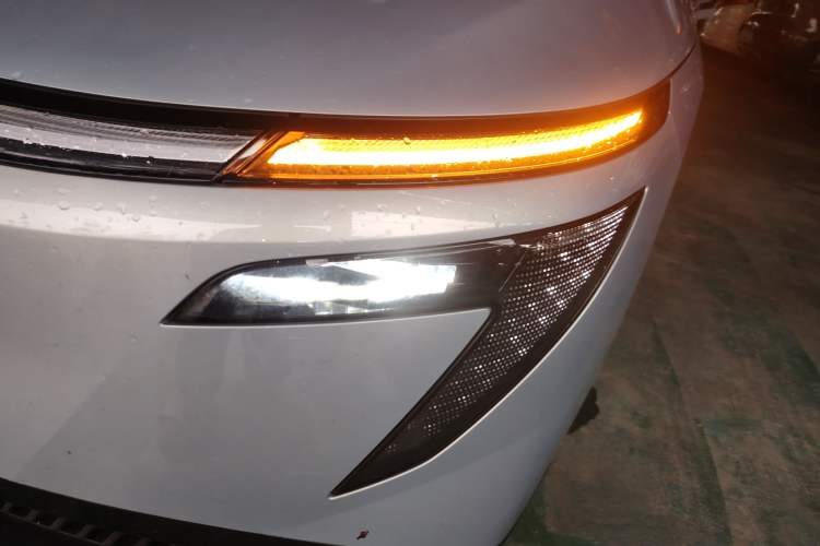 Used Nissan N7 2025 510 Pro Left Front Headlight