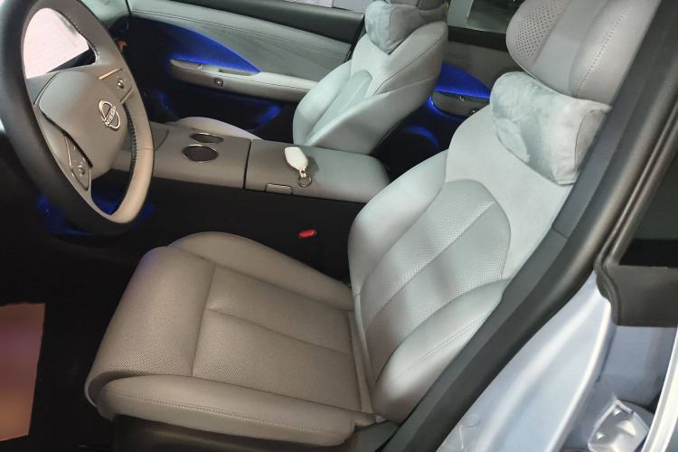 Used Nissan N7 2025 625 Max Left Front Seat