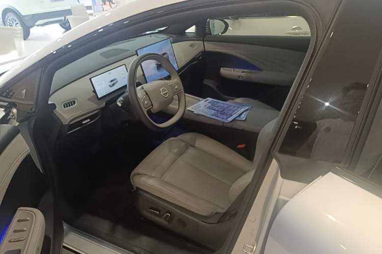 Used Nissan N7 2025 510 Max Left Front Seat