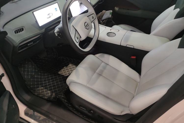Used Nissan N7 2025 625 Max Left Front Seat