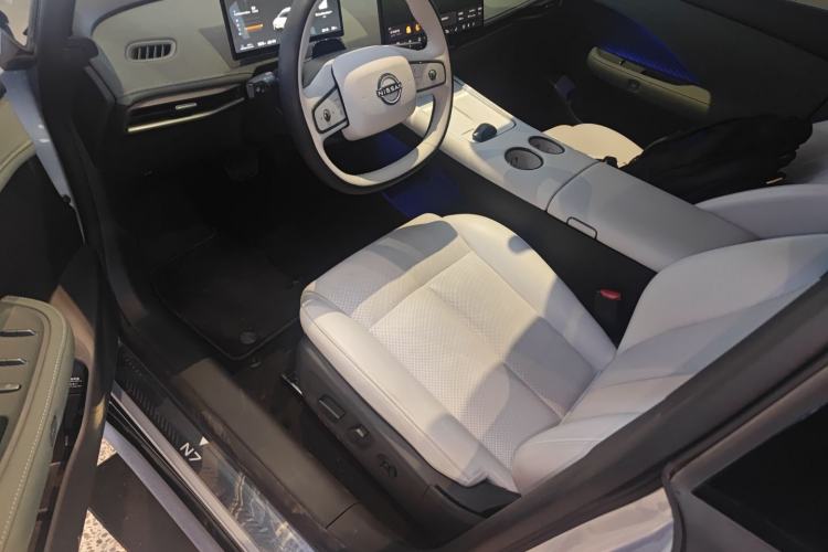 Used Nissan N7 2025 625 Max Left Front Seat