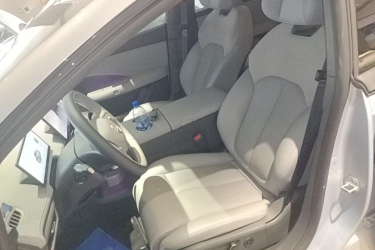 Used Nissan N7 2025 625 Pro Left Front Seat