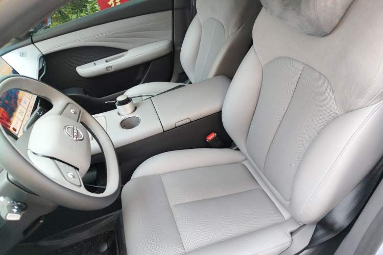 Used Nissan N7 2025 510 Max Left Front Seat