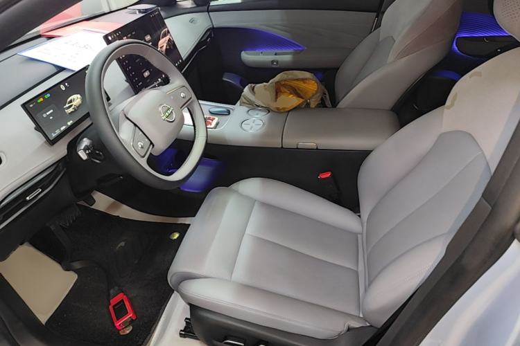 Used Nissan N7 2025 625 Pro Left Front Seat