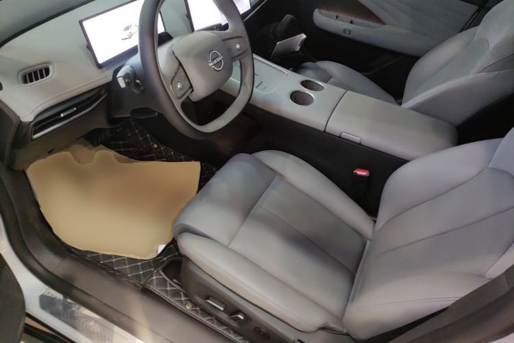 Used Nissan N7 2025 510 Max Left Front Seat