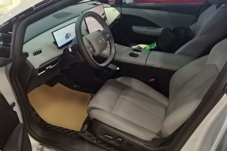 Used Nissan N7 2025 510 Max Left Front Seat