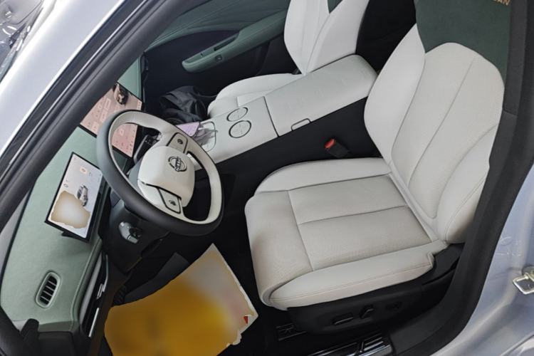 Used Nissan N7 2025 625 Max Left Front Seat