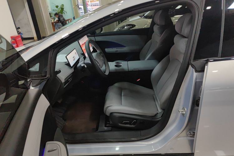 Used Nissan N7 2025 625 Max Left Front Seat