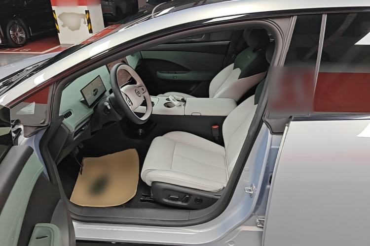 Used Nissan N7 2025 625 Max Left Front Seat