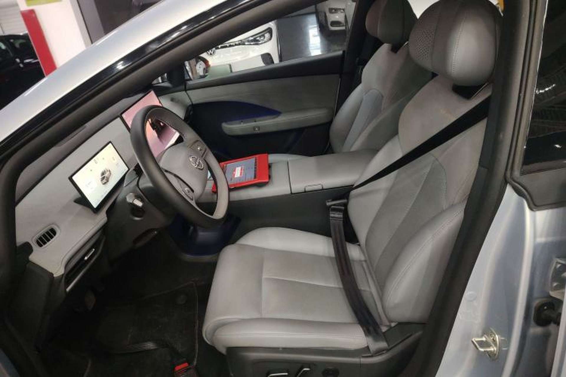 Used Nissan N7 2025 510 Max Left Front Seat