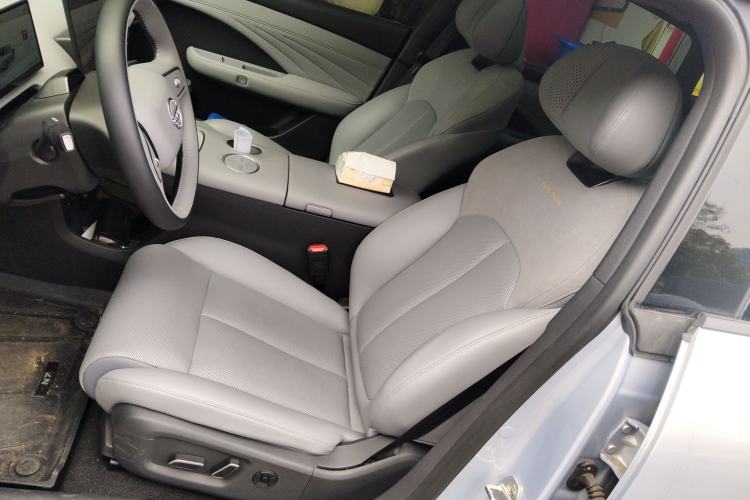 Used Nissan N7 2025 625 Max Left Front Seat