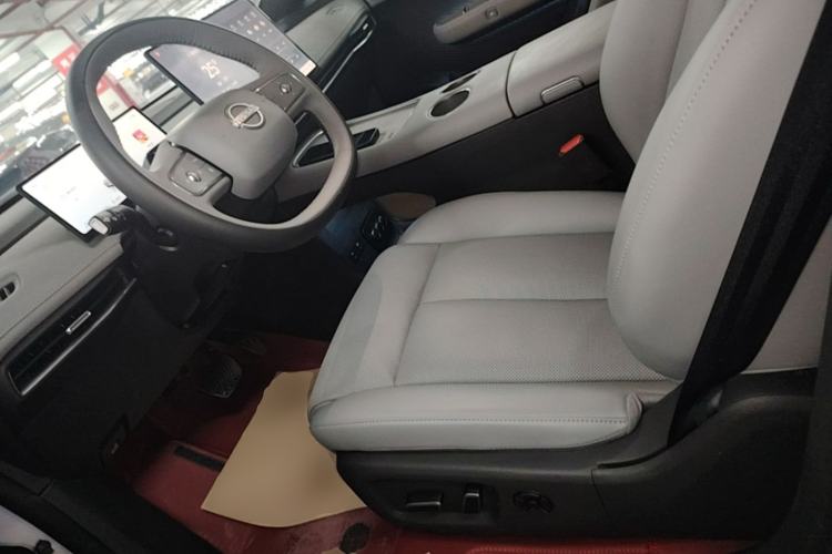 Used Nissan N7 2025 625 Max Left Front Seat