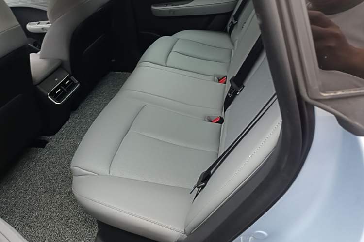 Used Nissan N7 2025 625 Max Left Rear Seat