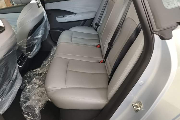 Used Nissan N7 2025 625 Pro Left Rear Seat