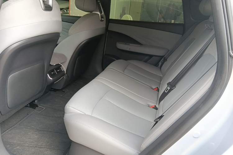 Used Nissan N7 2025 625 Pro Left Rear Seat