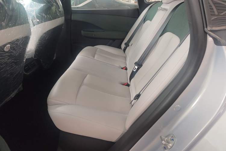 Used Nissan N7 2025 625 Max Left Rear Seat
