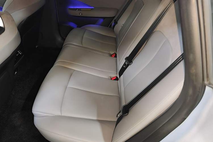 Used Nissan N7 2025 625 Pro Left Rear Seat