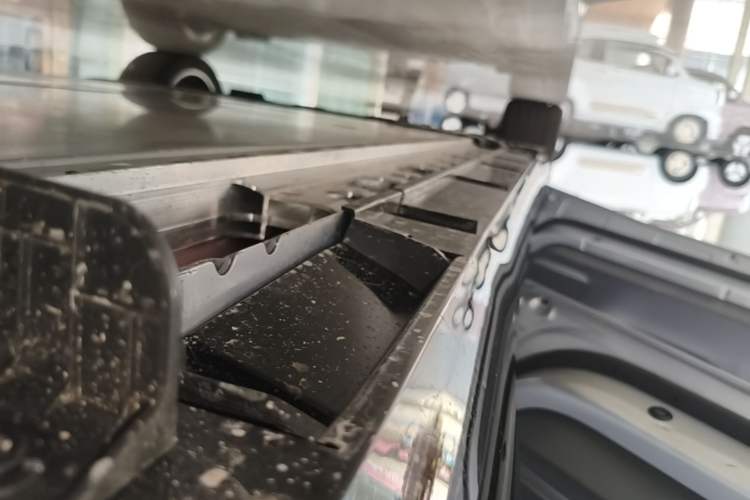 Used Nissan N7 2025 625 Pro Left Side Sill