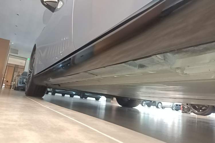 Used Nissan N7 2025 625 Pro Left Side Sill
