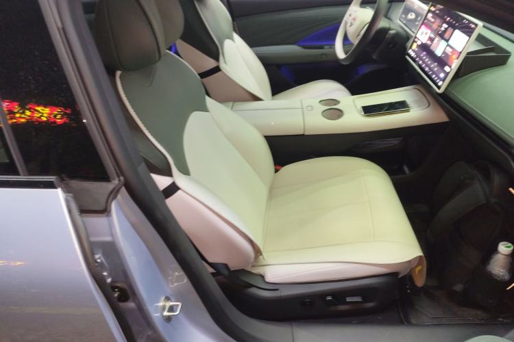 Used Nissan N7 2025 625 Pro Right Front Seat
