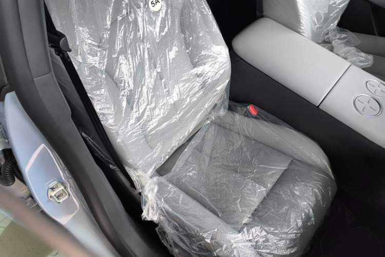 Used Nissan N7 2025 510 Pro Right Front Seat
