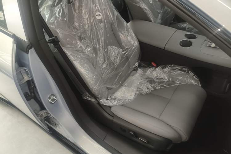 Used Nissan N7 2025 510 Pro Right Front Seat
