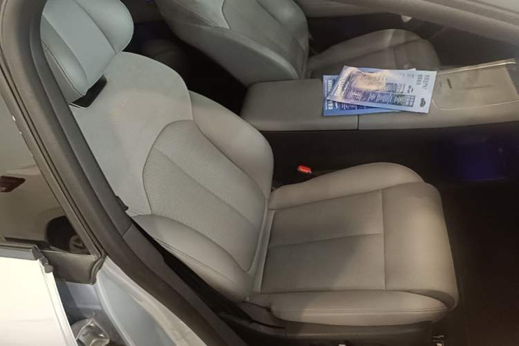 Used Nissan N7 2025 510 Max Right Front Seat