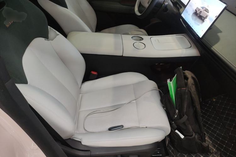 Used Nissan N7 2025 625 Max Right Front Seat