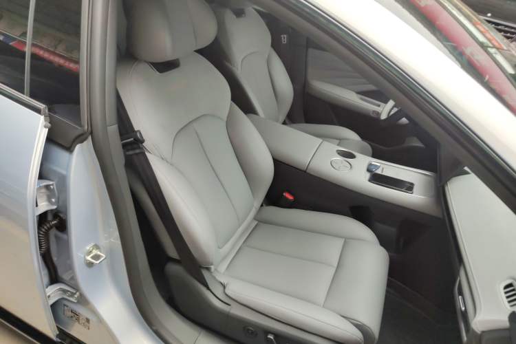 Used Nissan N7 2025 510 Pro Right Front Seat