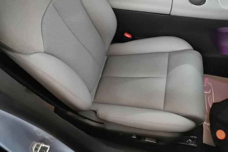 Used Nissan N7 2025 510 Max Right Front Seat
