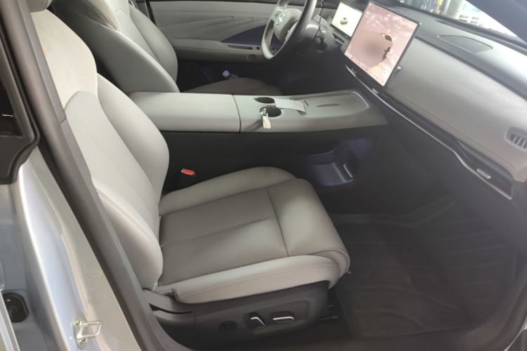Used Nissan N7 2025 510 Max Right Front Seat