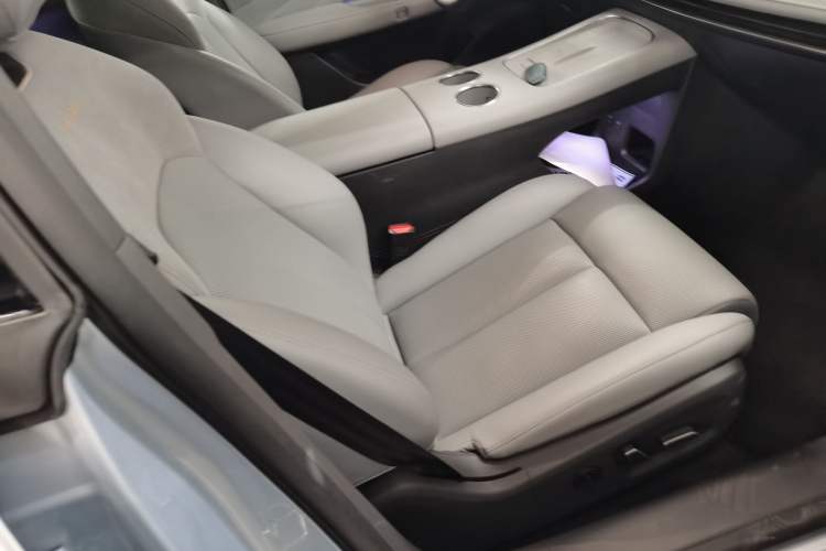 Used Nissan N7 2025 510 Pro Right Front Seat