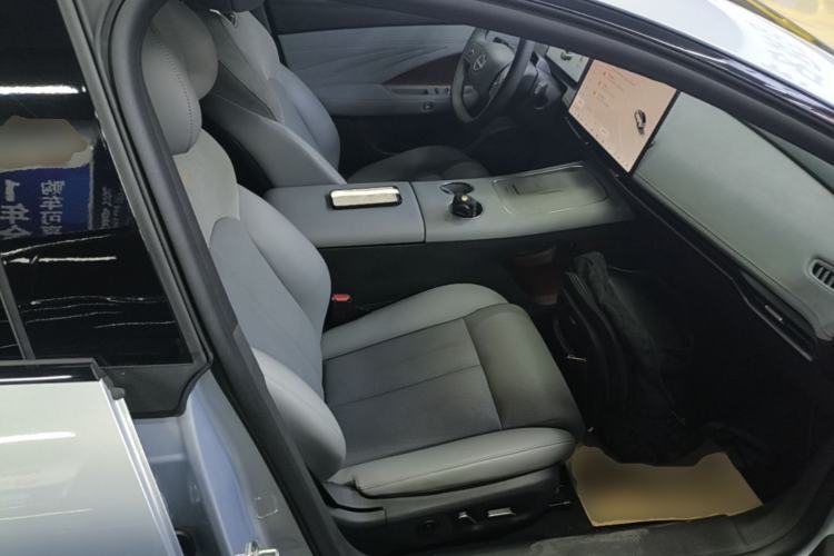 Used Nissan N7 2025 510 Max Right Front Seat