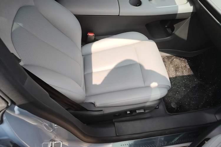 Used Nissan N7 2025 510 Max Right Front Seat