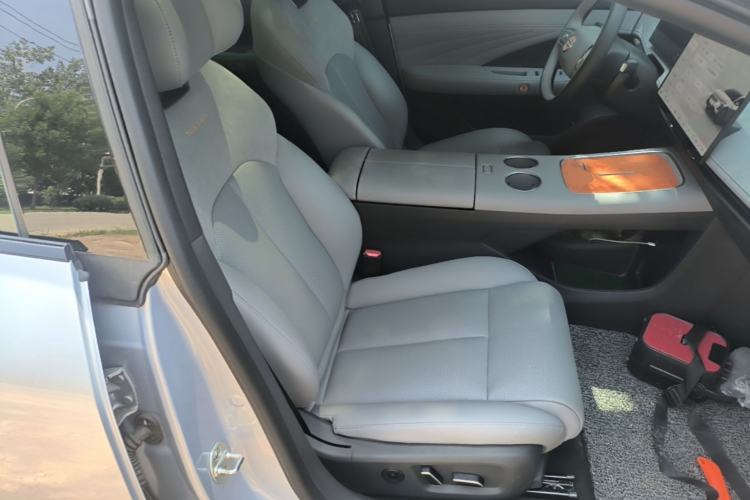 Used Nissan N7 2025 625 Pro Right Front Seat