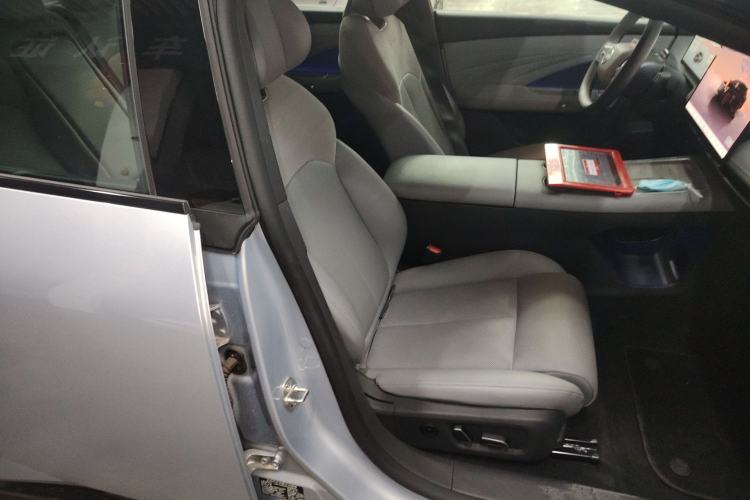 Used Nissan N7 2025 510 Max Right Front Seat