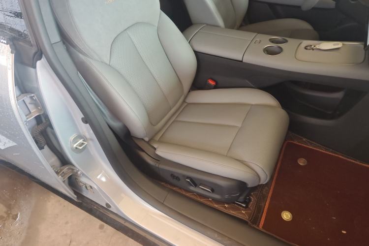 Used Nissan N7 2025 510 Pro Right Front Seat