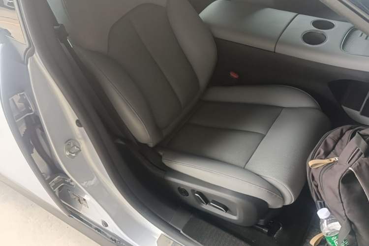 Used Nissan N7 2025 510 Max Right Front Seat
