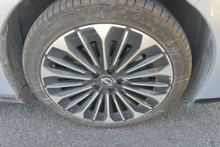 Used Nissan N7 2025 625 Max Right Front Wheel Hub