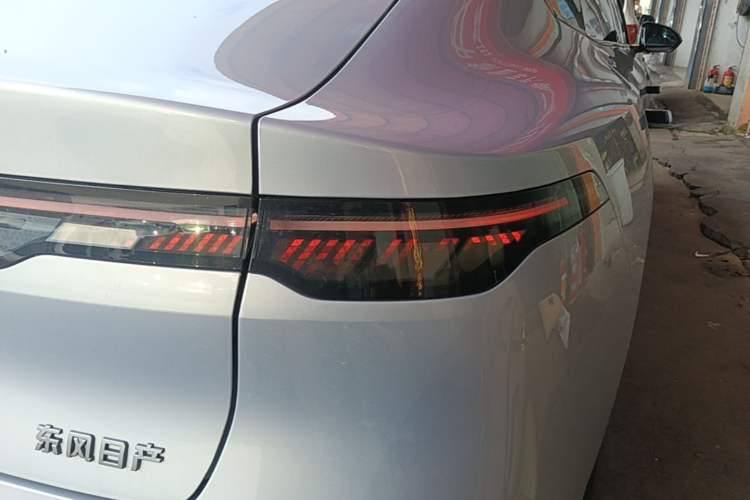 Used Nissan N7 2025 625 Pro Right Rear Taillight