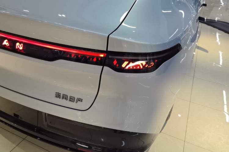 Used Nissan N7 2025 510 Max Right Rear Taillight