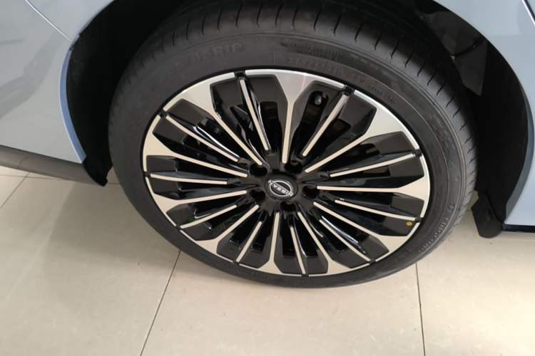 Used Nissan N7 2025 510 Pro Right Rear Wheel Hub