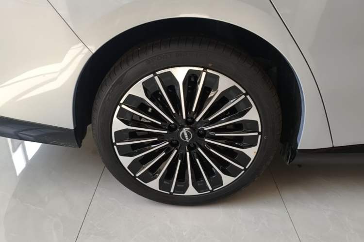 Used Nissan N7 2025 625 Pro Right Rear Wheel Hub