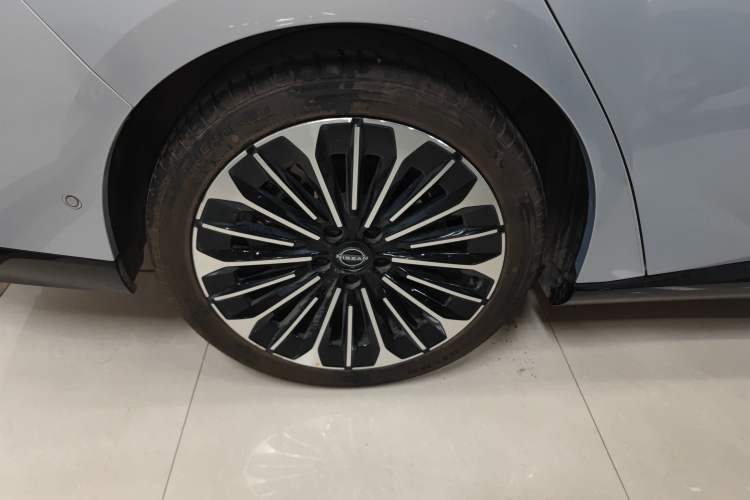 Used Nissan N7 2025 625 Max Right Rear Wheel Hub