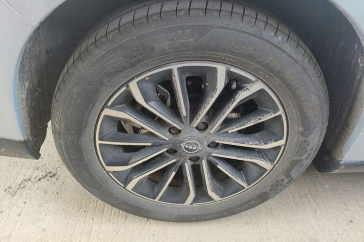 Used Nissan N7 2025 510 Air Right Rear Wheel Hub