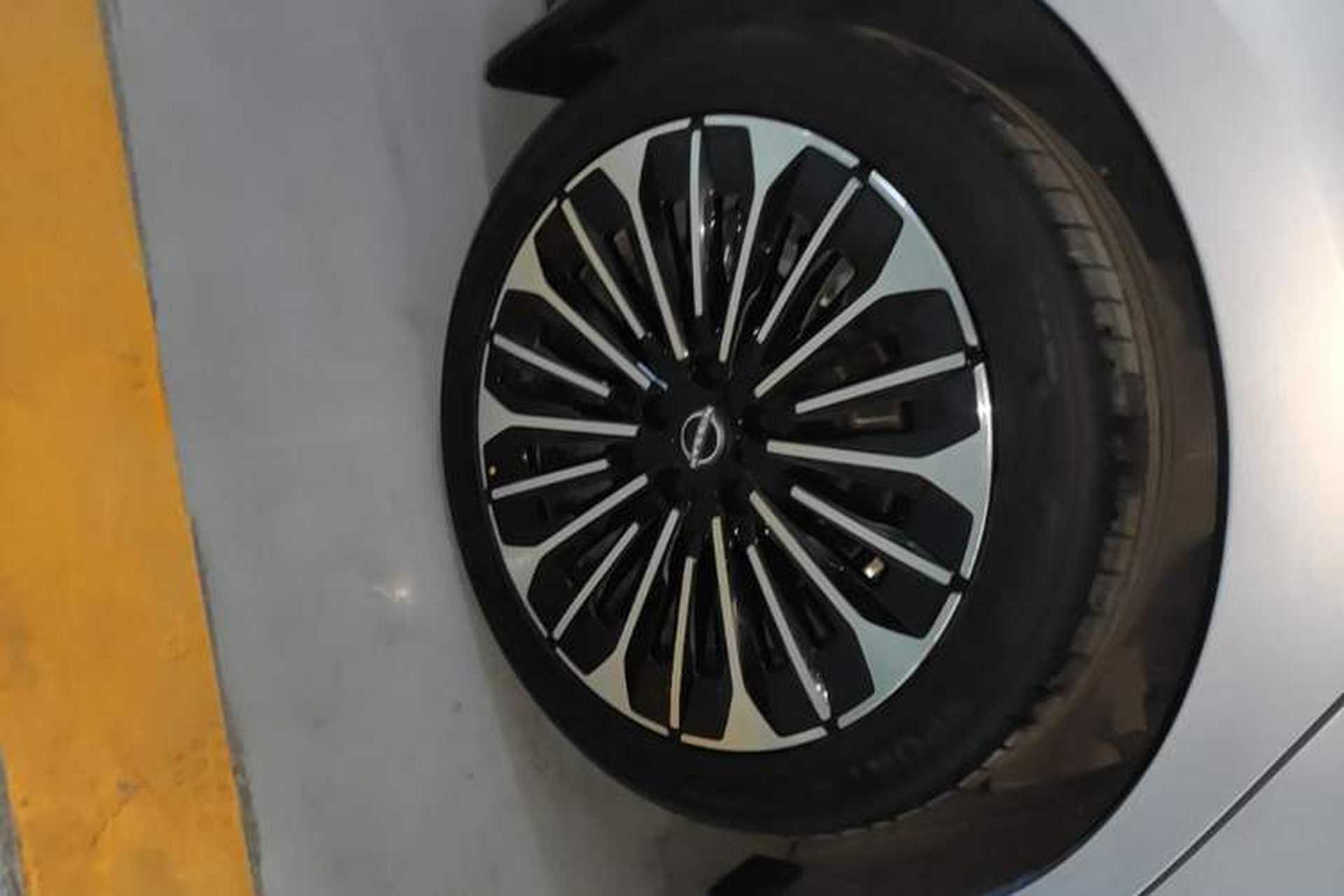 Used Nissan N7 2025 510 Max Right Rear Wheel Hub