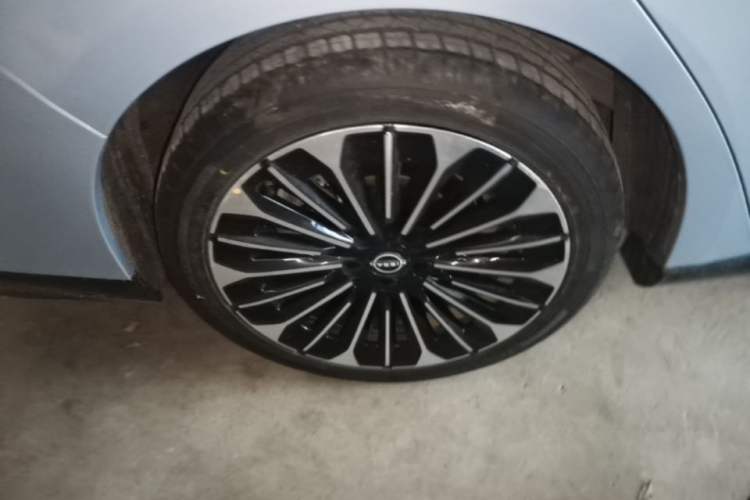 Used Nissan N7 2025 510 Pro Right Rear Wheel Hub
