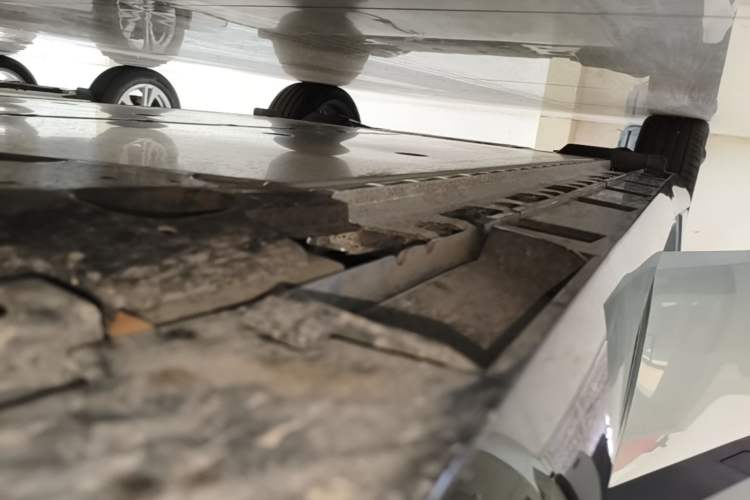 Used Nissan N7 2025 625 Pro Right Side Sill